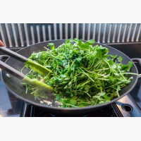 Serpenyős microgreen